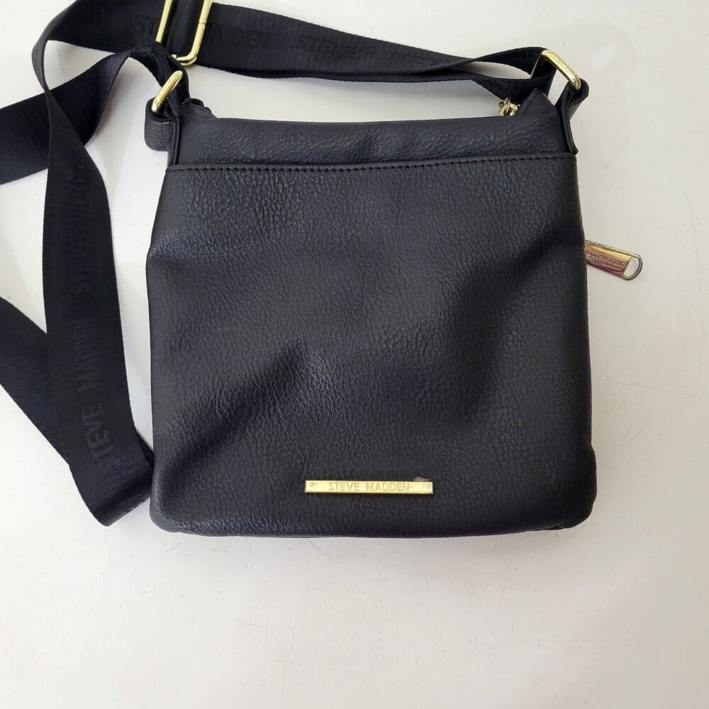 Steve Madden Black Crossbody Shoulder Bag Adjustable Strap Gold Accents - Picture 4 of 6